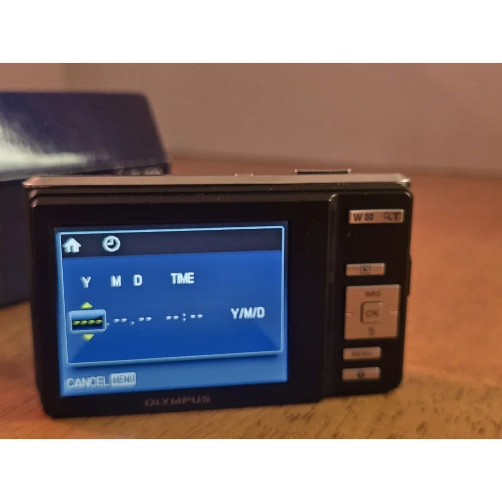 Olympus FE-4020 Digital Camera 14MP UNUSED Open Box Complete Set + 16GB SD Card